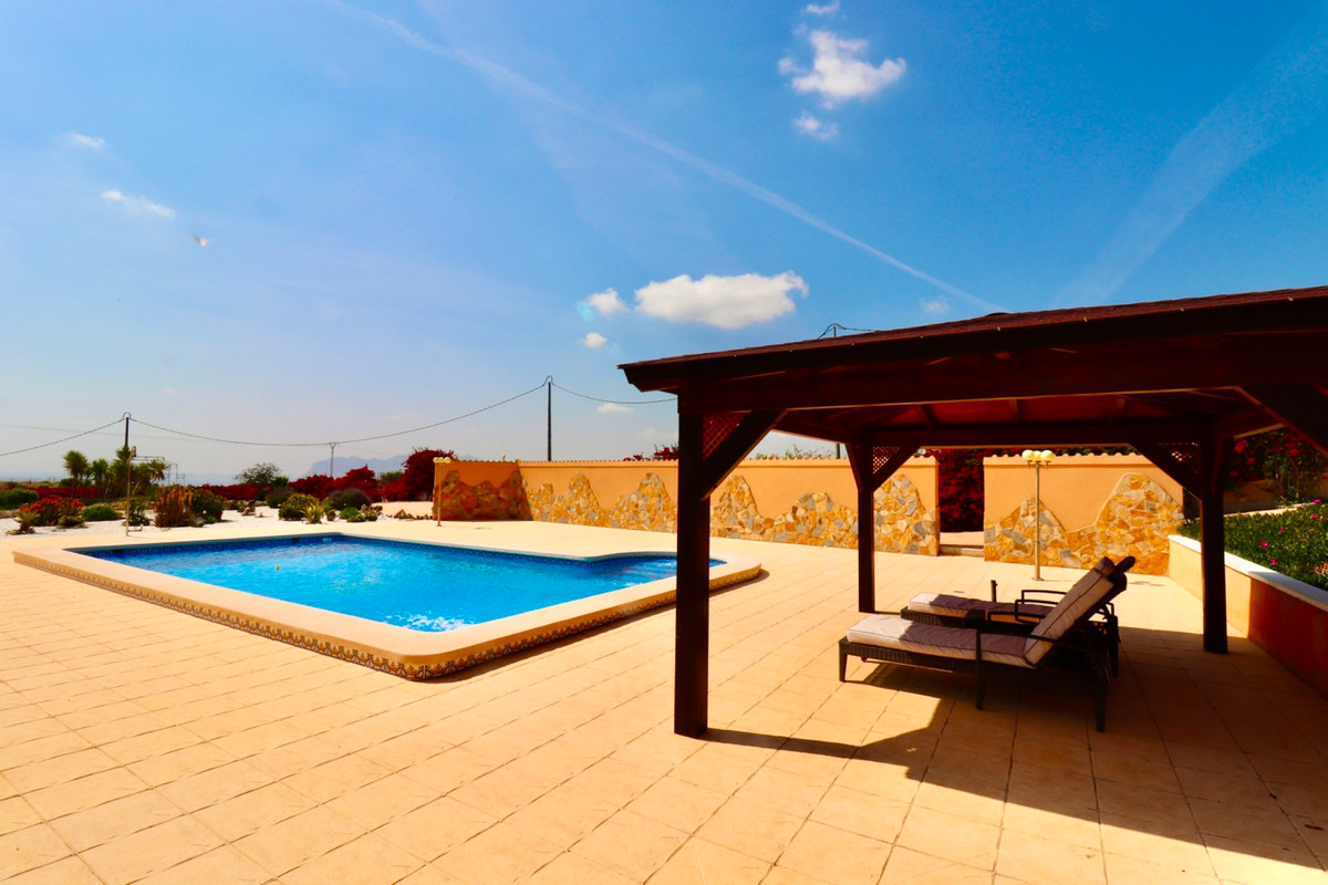 Se vende Villa - Chalet de 4 dormitorios en Costa Blanca, Alicante, España