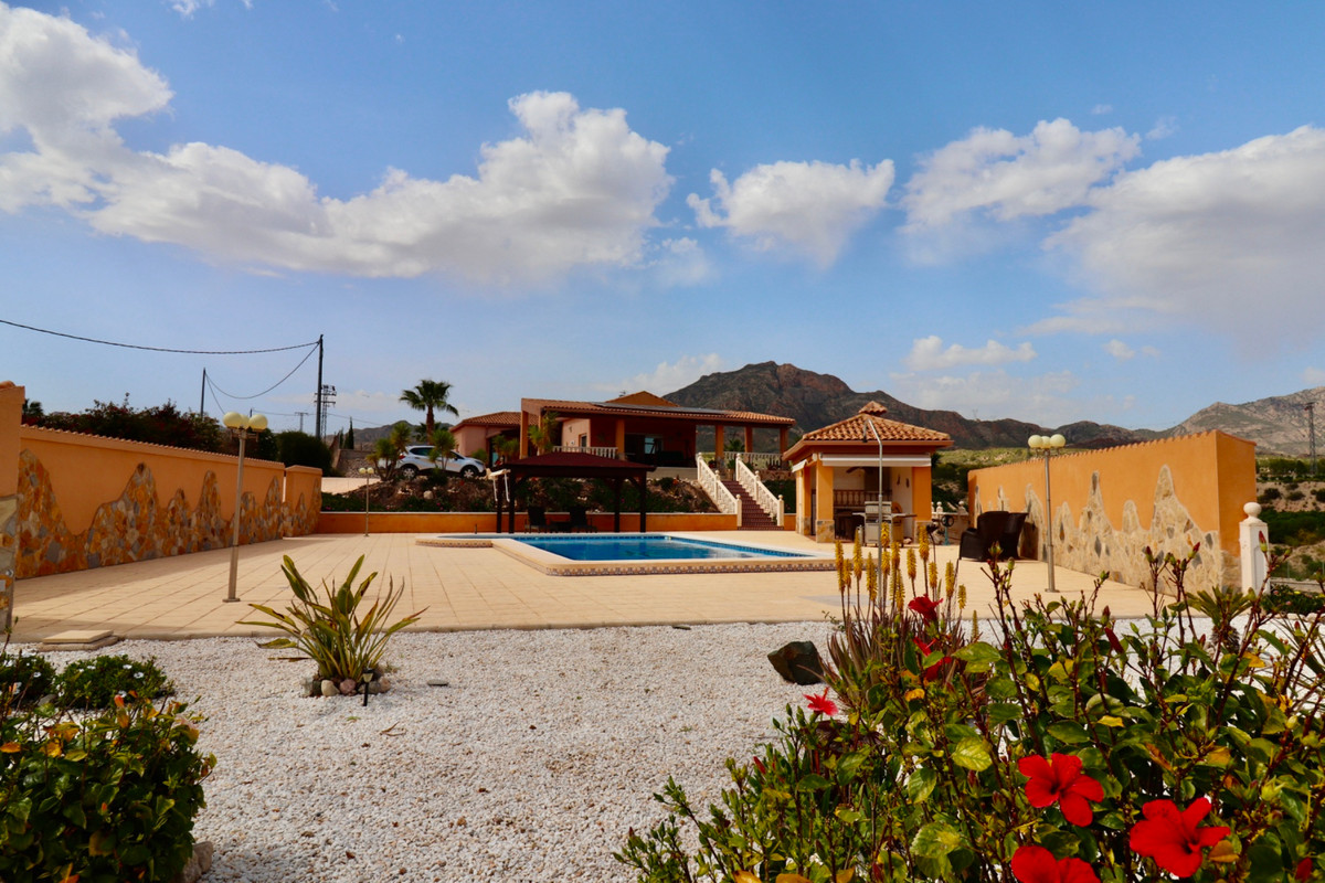 Se vende Villa - Chalet de 4 dormitorios en Costa Blanca, Alicante, España