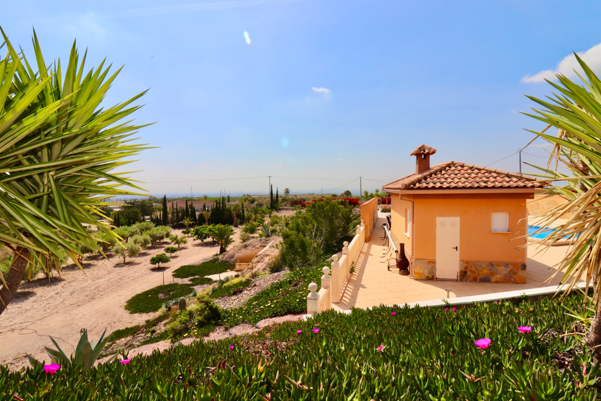 Se vende Villa - Chalet de 4 dormitorios en Costa Blanca, Alicante, España