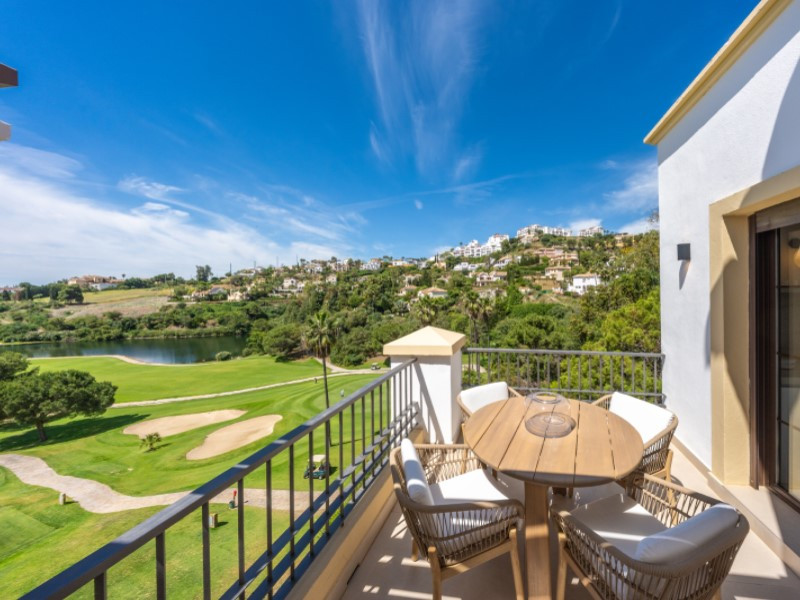3 Bed Apartment for sale in Benahavís Costa Del Sol, Málaga, Spain
