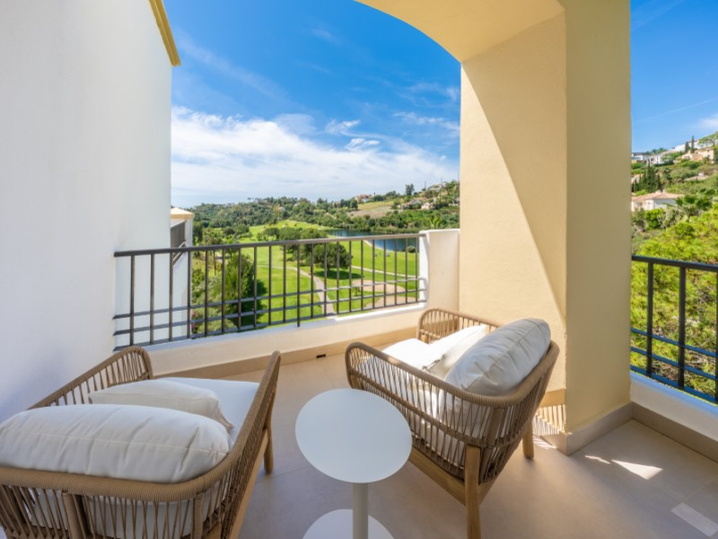 3 Bed Apartment for sale in Benahavís Costa Del Sol, Málaga, Spain
