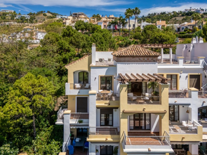 3 Bed Apartment for sale in Benahavís Costa Del Sol, Málaga, Spain