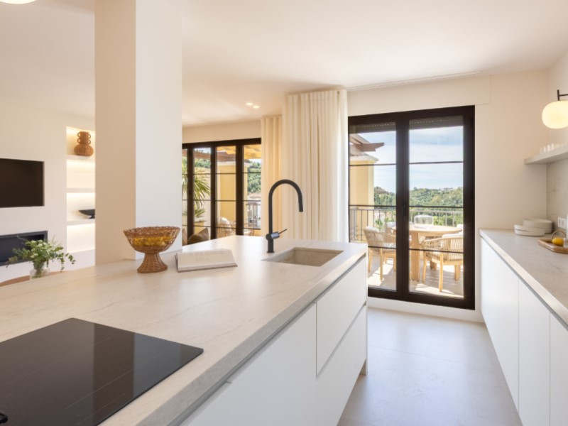 3 Bed Apartment for sale in Benahavís Costa Del Sol, Málaga, Spain