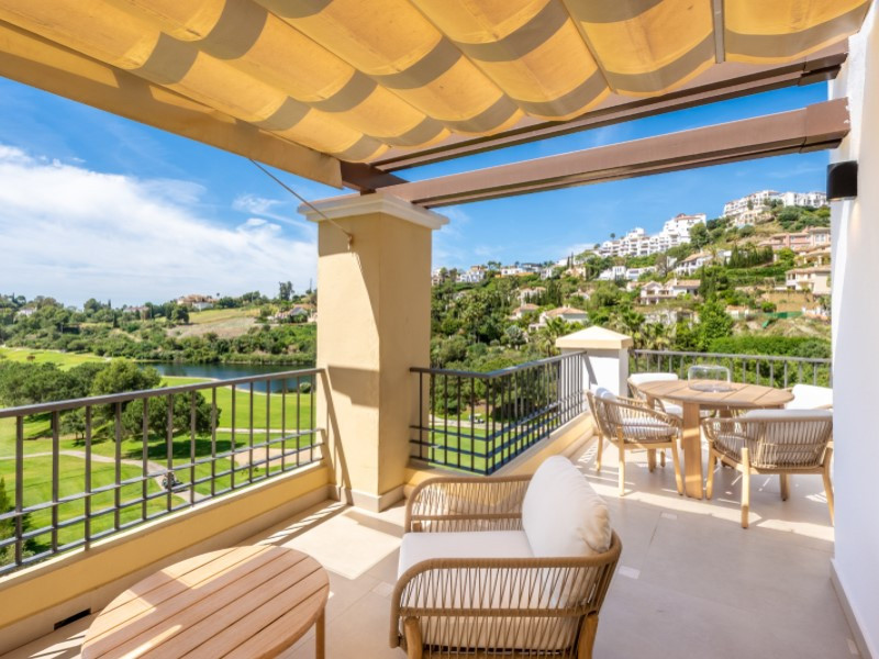 3 Bed Apartment for sale in Benahavís Costa Del Sol, Málaga, Spain