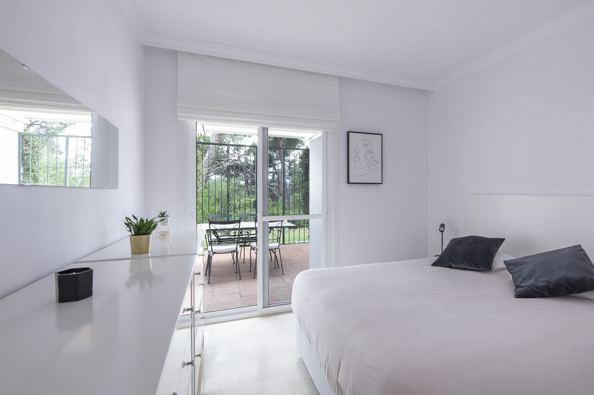Se vende Apartamento Planta Media de 2 dormitorios en Costa Del Sol, Málaga, España