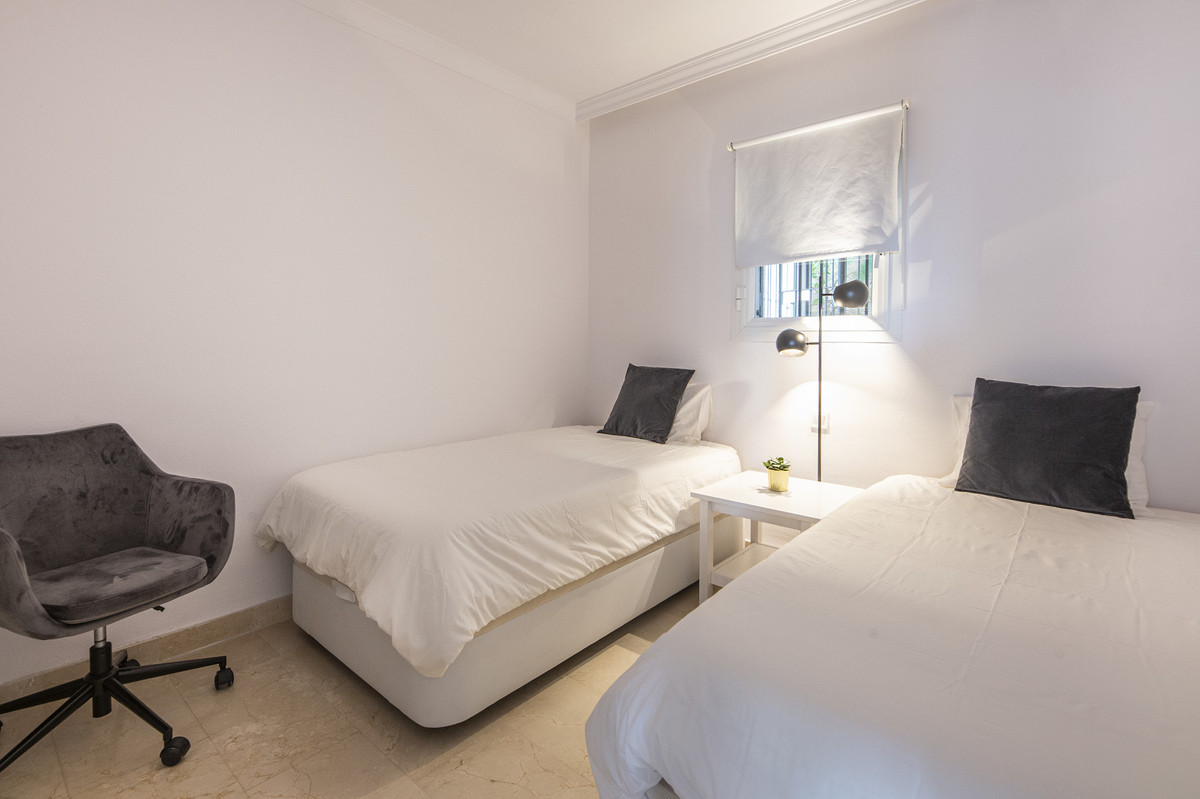 Se vende Apartamento Planta Media de 2 dormitorios en Costa Del Sol, Málaga, España