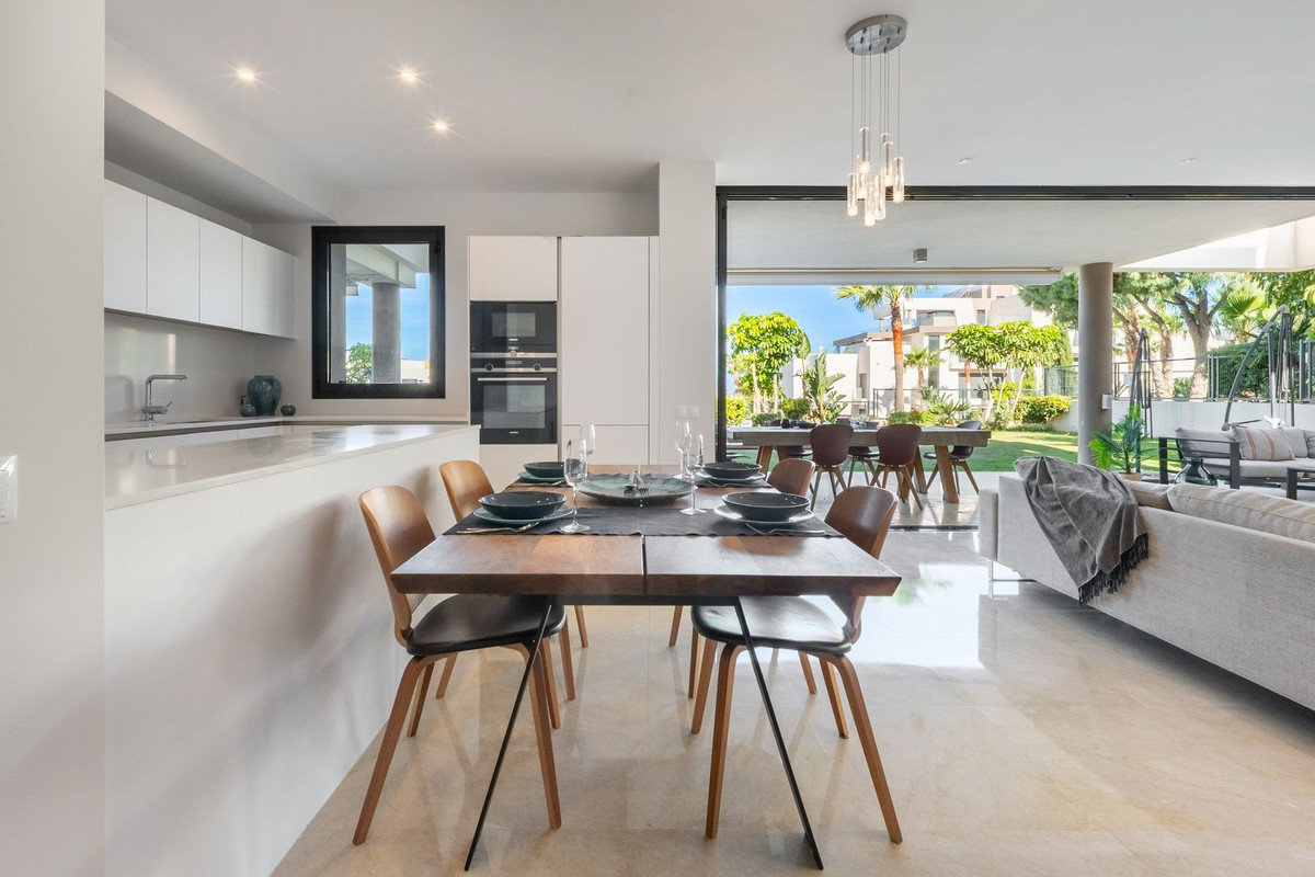 3 Bed Apartment for sale in Cabopino Costa Del Sol, Málaga, Spain