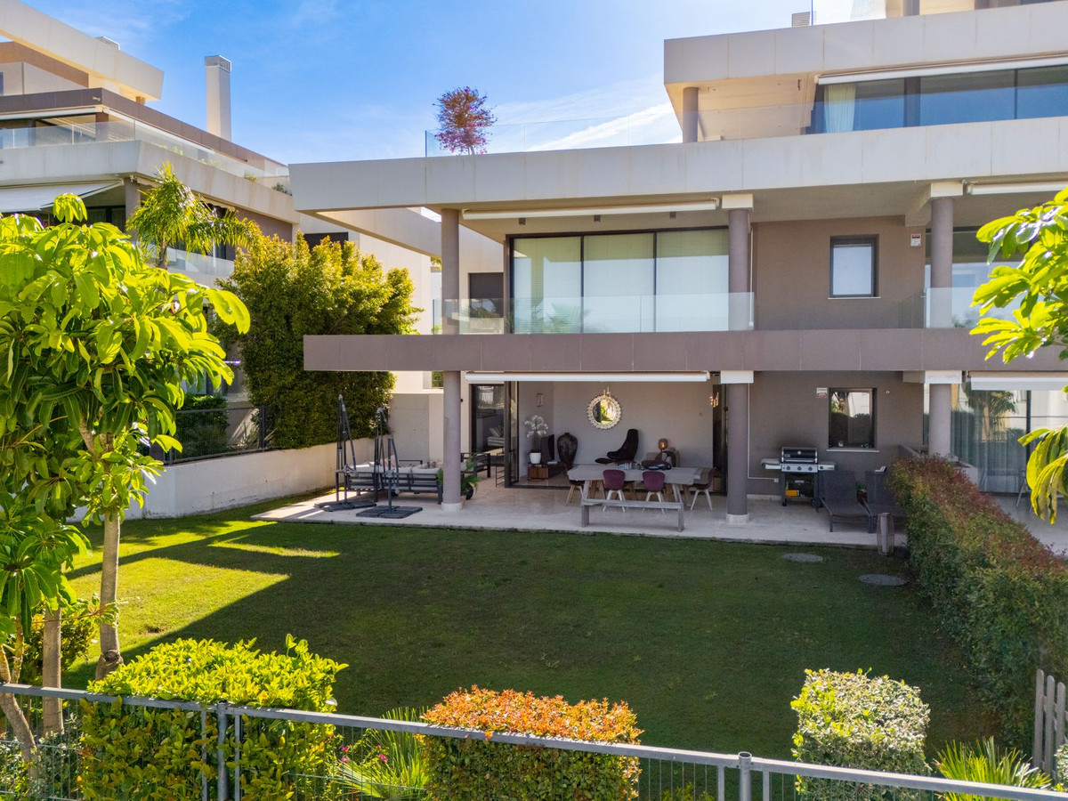 3 Bed Apartment for sale in Cabopino Costa Del Sol, Málaga, Spain