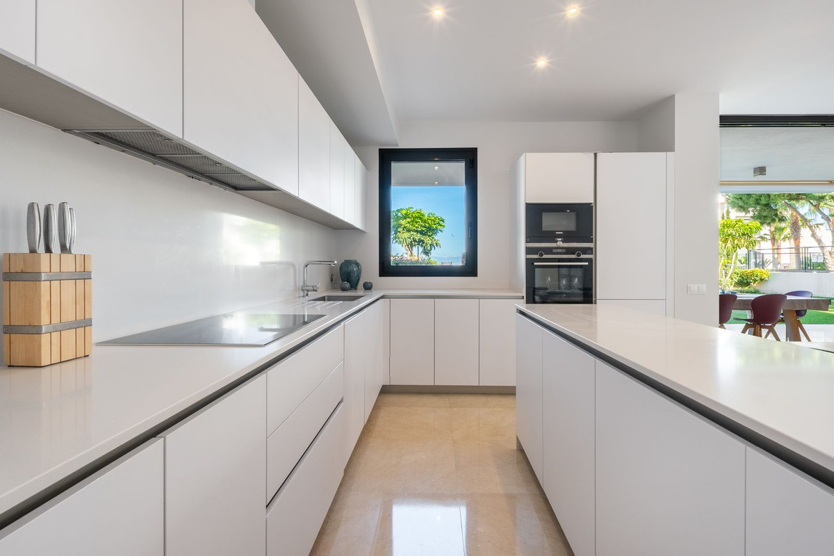 3 Bed Apartment for sale in Cabopino Costa Del Sol, Málaga, Spain