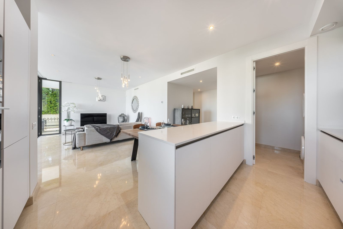 3 Bed Apartment for sale in Cabopino Costa Del Sol, Málaga, Spain