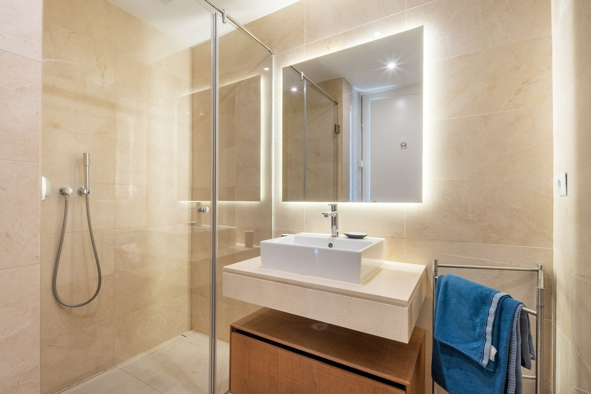 3 Bed Apartment for sale in Cabopino Costa Del Sol, Málaga, Spain