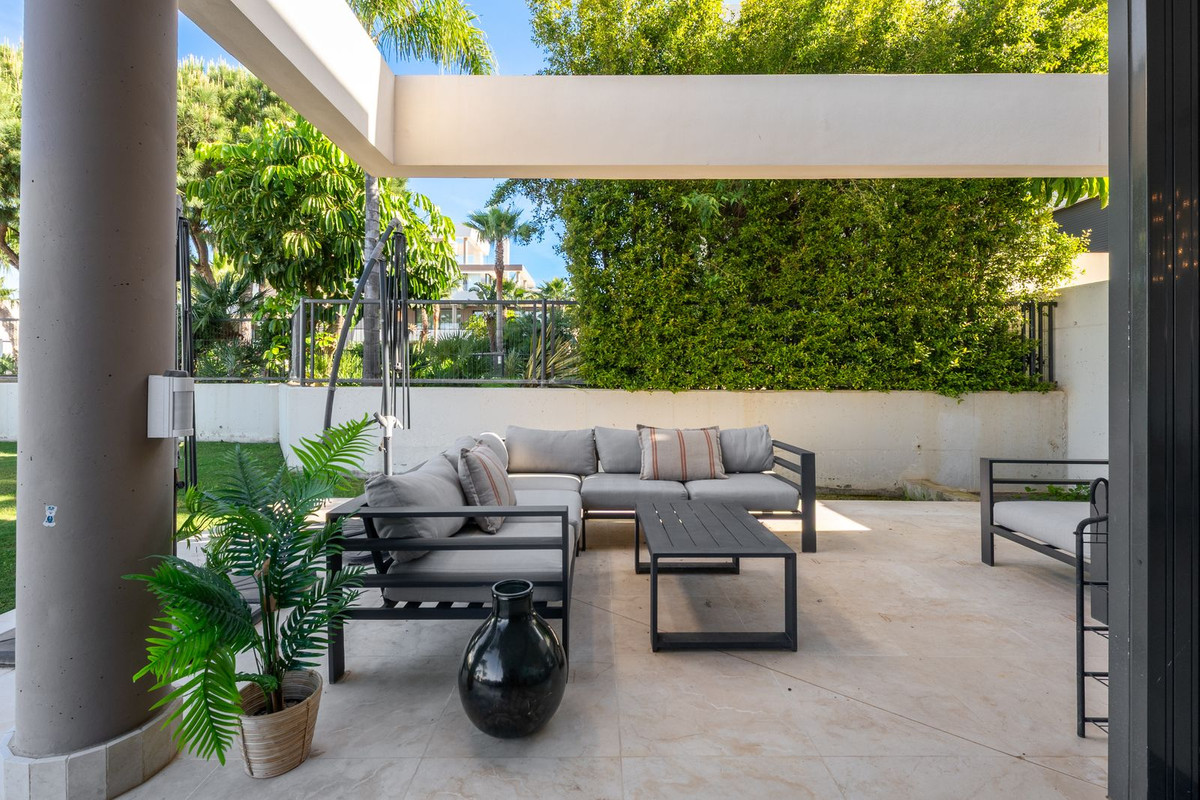 3 Bed Apartment for sale in Cabopino Costa Del Sol, Málaga, Spain