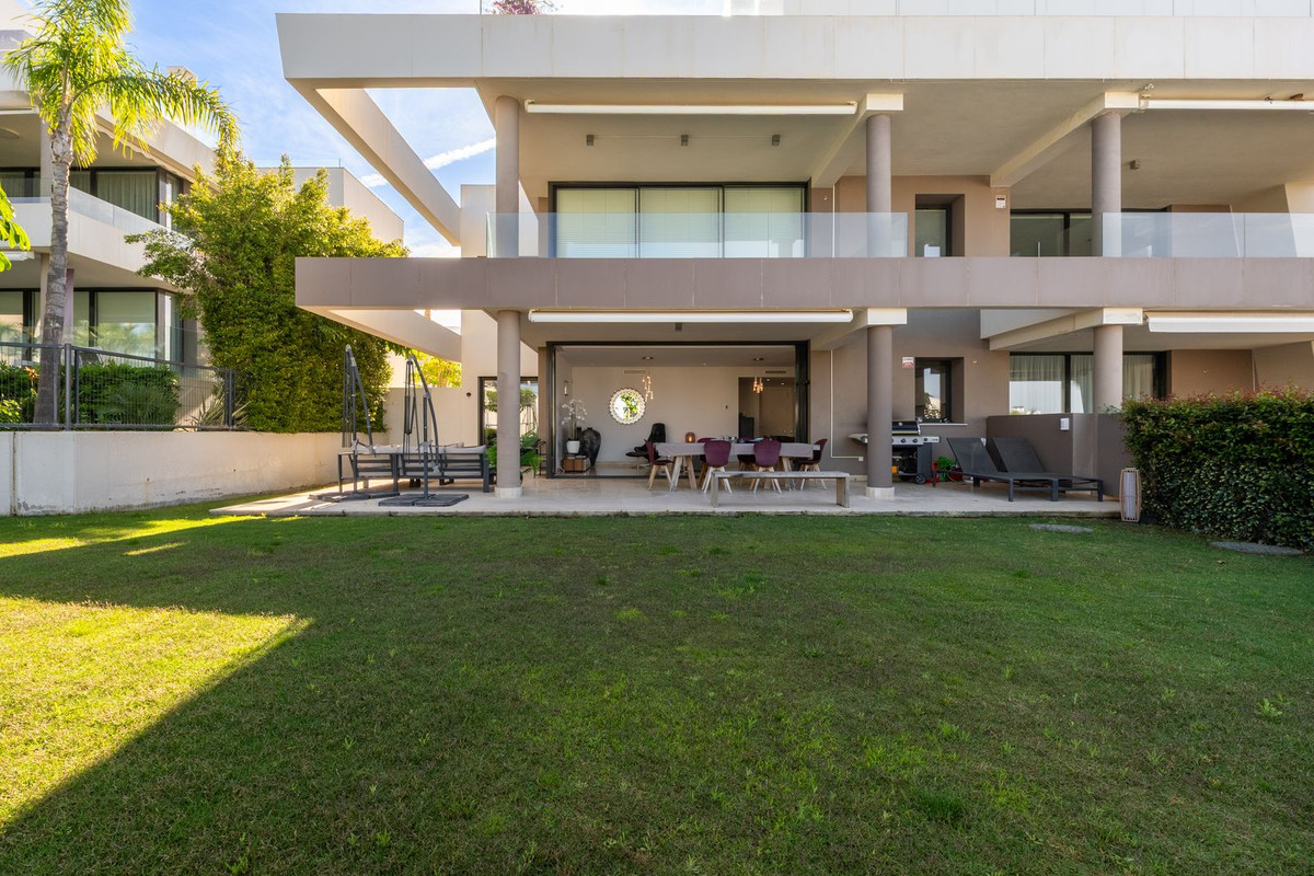 3 Bed Apartment for sale in Cabopino Costa Del Sol, Málaga, Spain