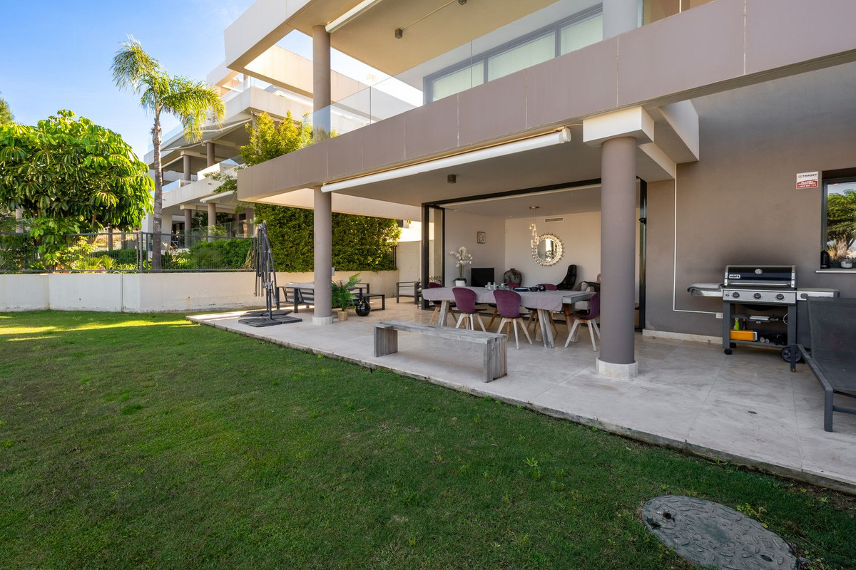 3 Bed Apartment for sale in Cabopino Costa Del Sol, Málaga, Spain