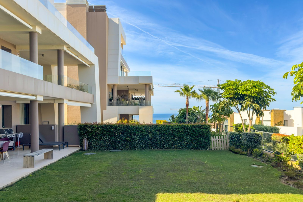 3 Bed Apartment for sale in Cabopino Costa Del Sol, Málaga, Spain