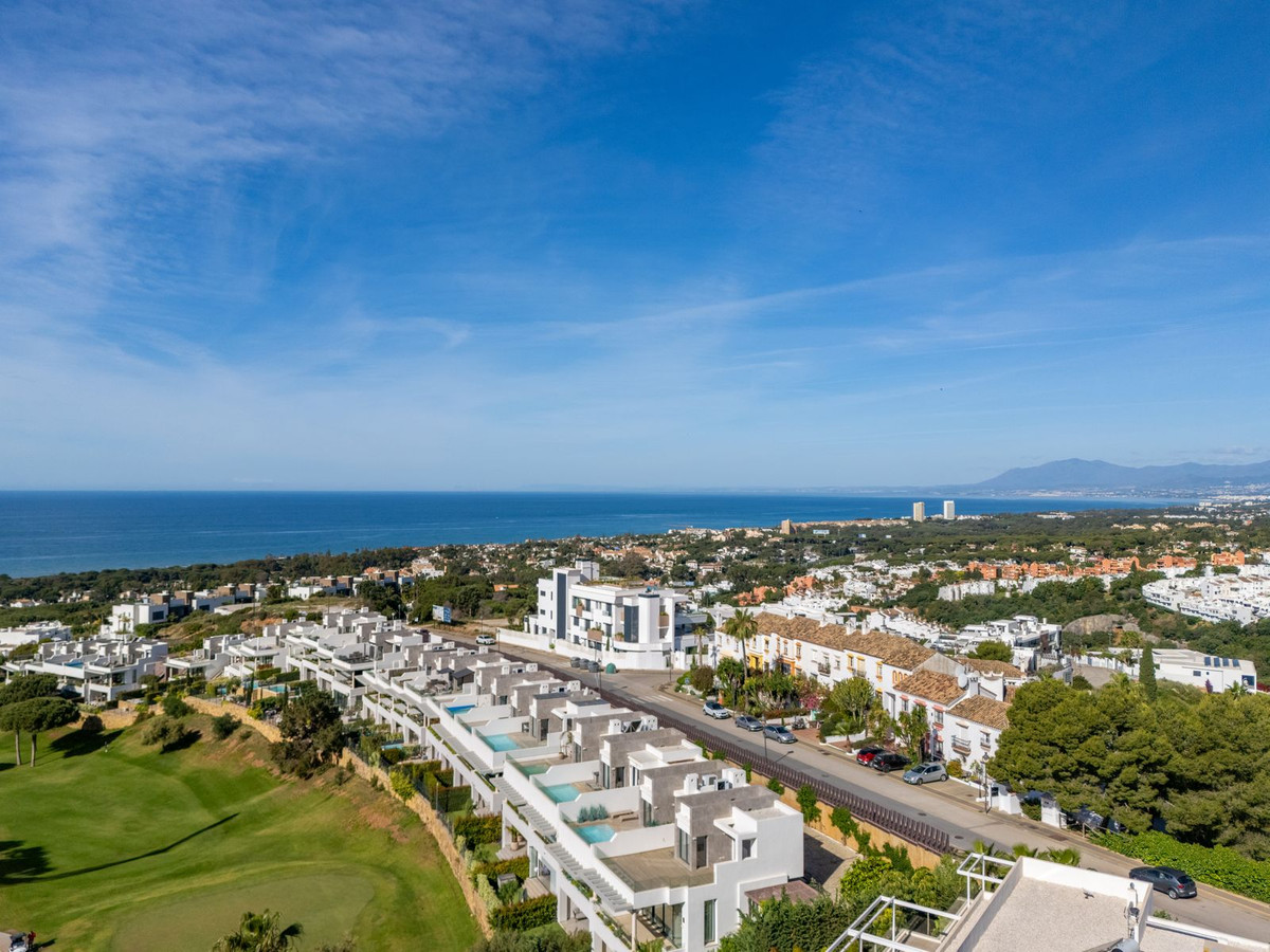 3 Bed Apartment for sale in Cabopino Costa Del Sol, Málaga, Spain