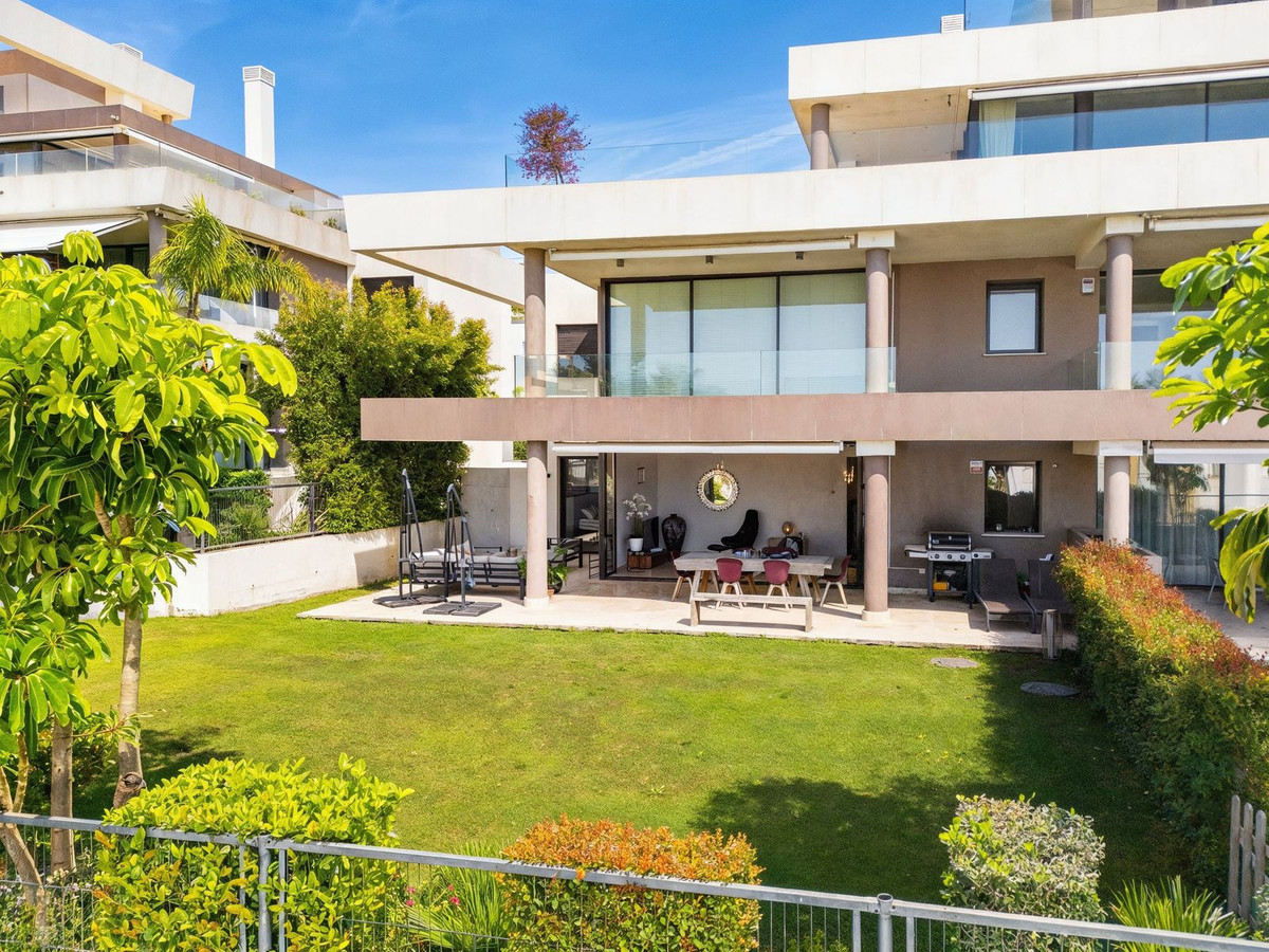 3 Bed Apartment for sale in Cabopino Costa Del Sol, Málaga, Spain