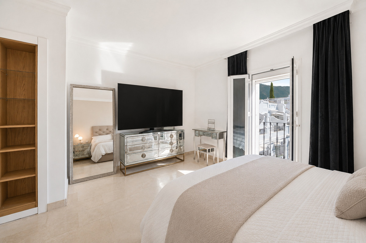 3 Bed Townhouse for sale in Nueva Andalucía Costa Del Sol, Málaga, Spain