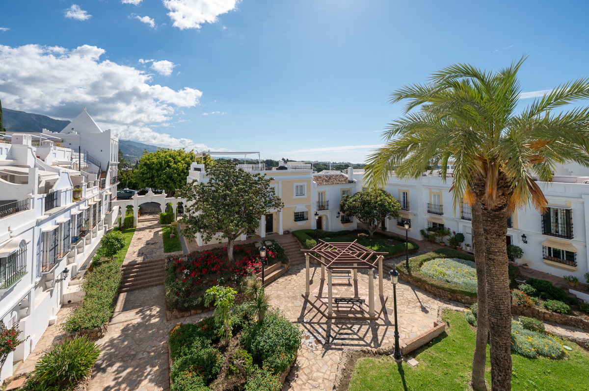 3 Bed Townhouse for sale in Nueva Andalucía Costa Del Sol, Málaga, Spain