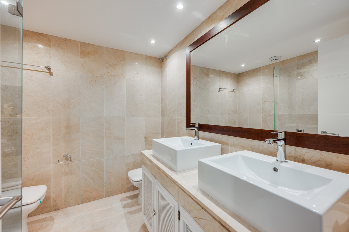 3 Bed Townhouse for sale in Nueva Andalucía Costa Del Sol, Málaga, Spain