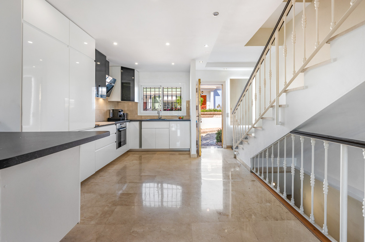 3 Bed Townhouse for sale in Nueva Andalucía Costa Del Sol, Málaga, Spain