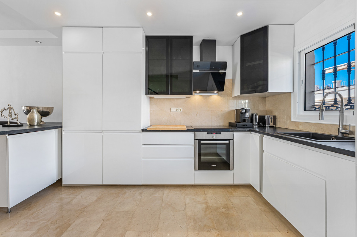 3 Bed Townhouse for sale in Nueva Andalucía Costa Del Sol, Málaga, Spain