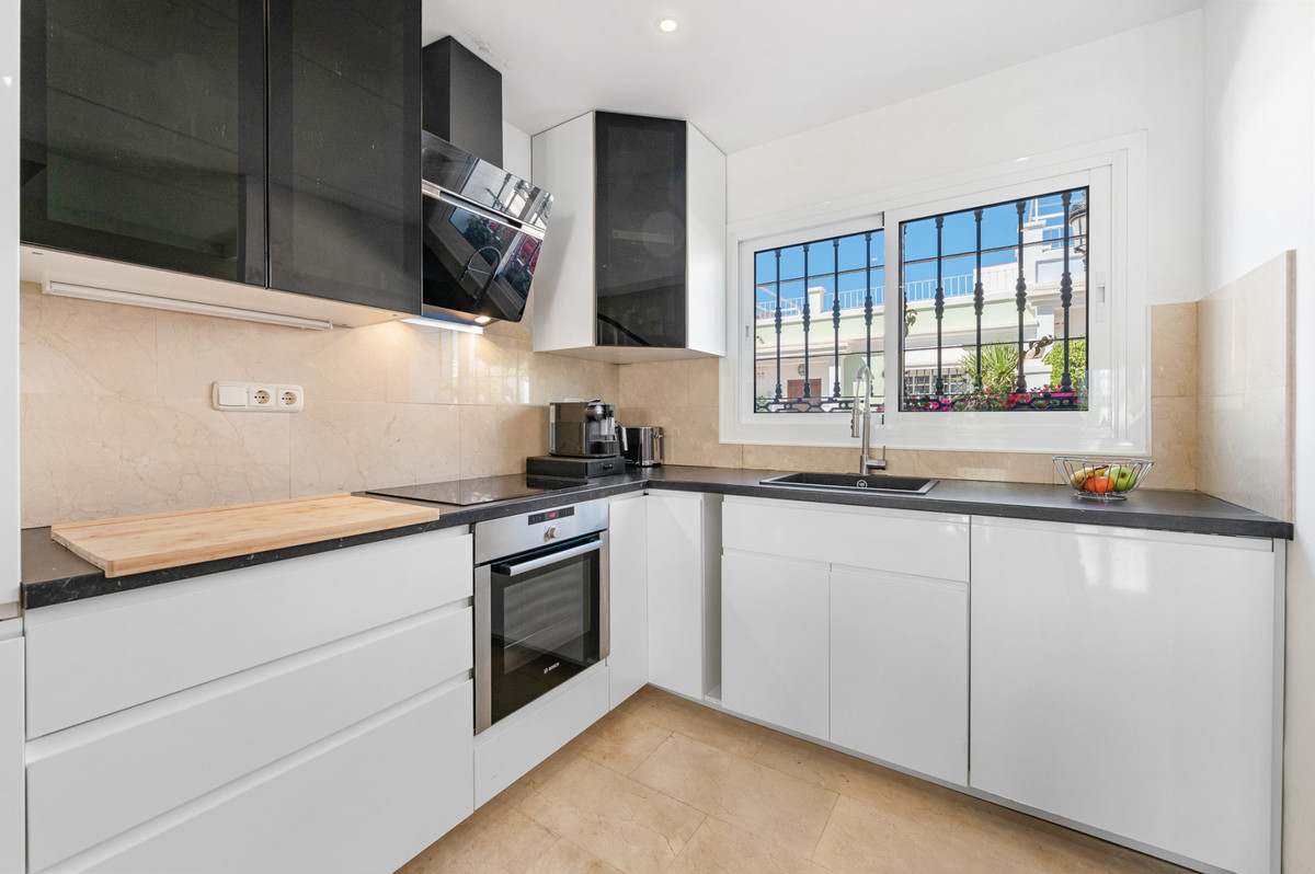 3 Bed Townhouse for sale in Nueva Andalucía Costa Del Sol, Málaga, Spain