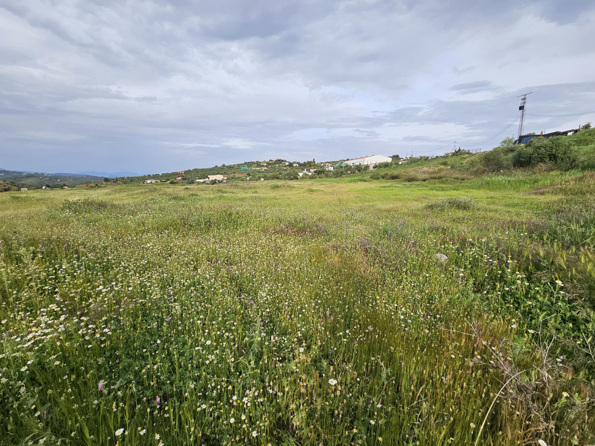 Plots for sale in Tolox Costa Del Sol, Málaga, Spain