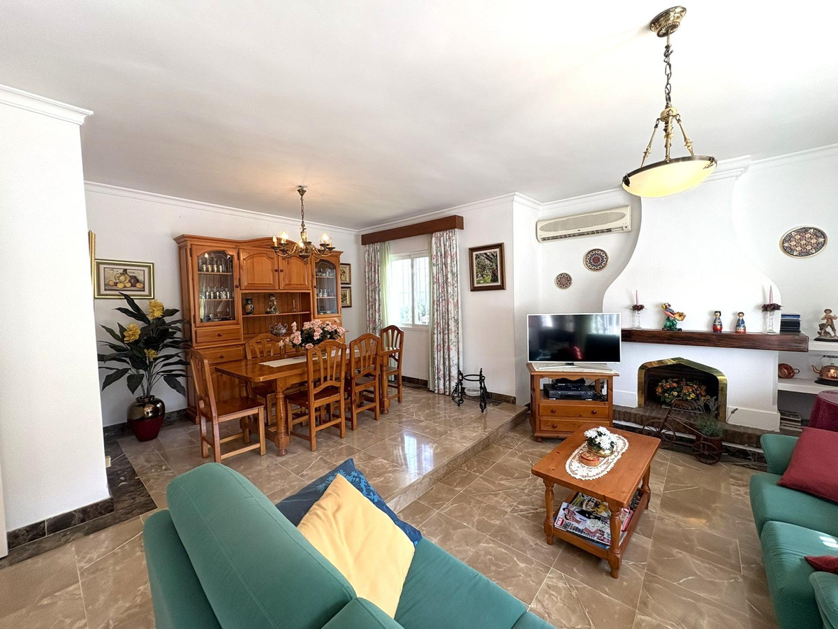 4 Bed Townhouse for sale in Alhaurín De La Torre Costa Del Sol, Málaga, Spain
