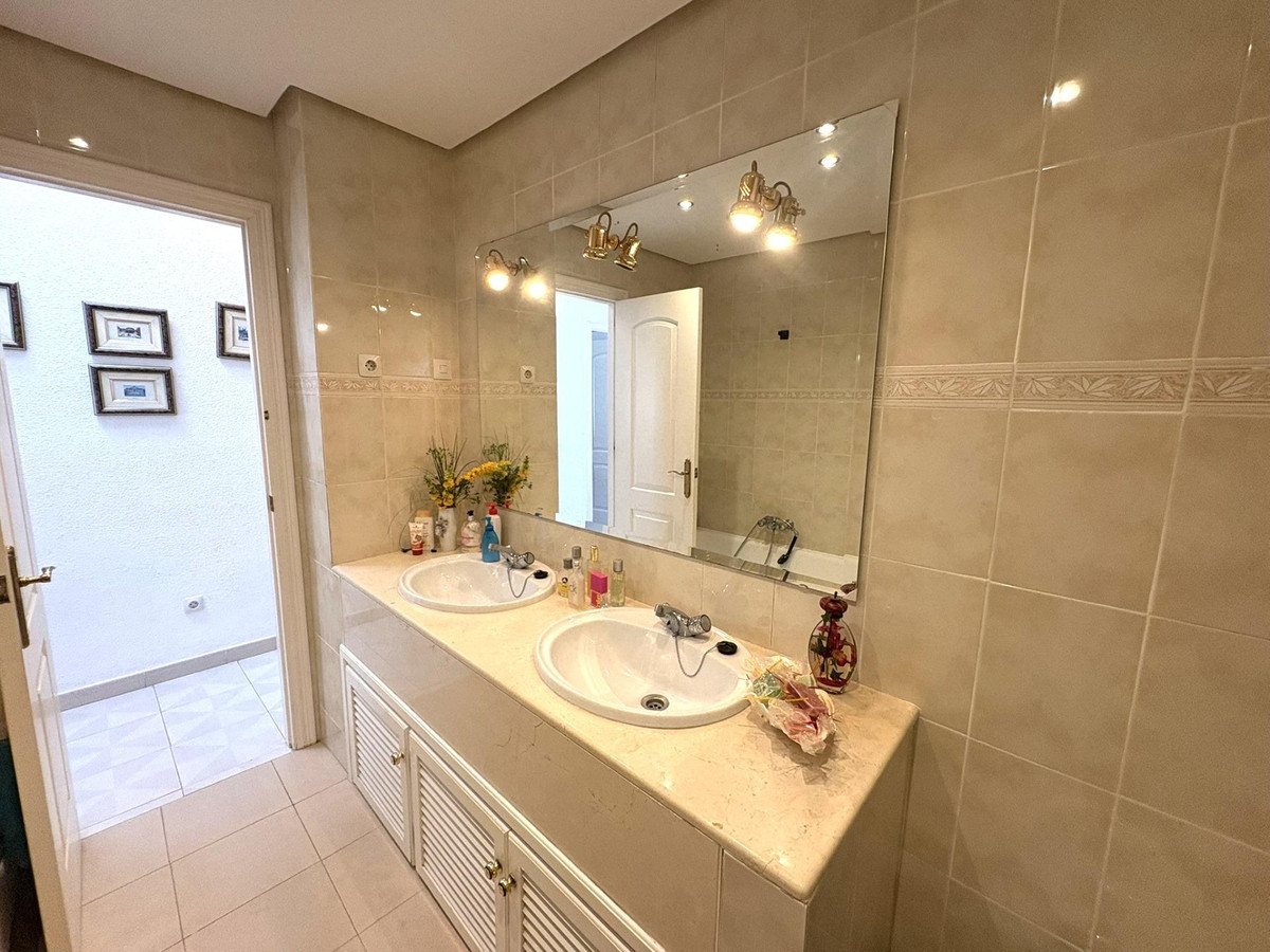 4 Bed Townhouse for sale in Alhaurín De La Torre Costa Del Sol, Málaga, Spain