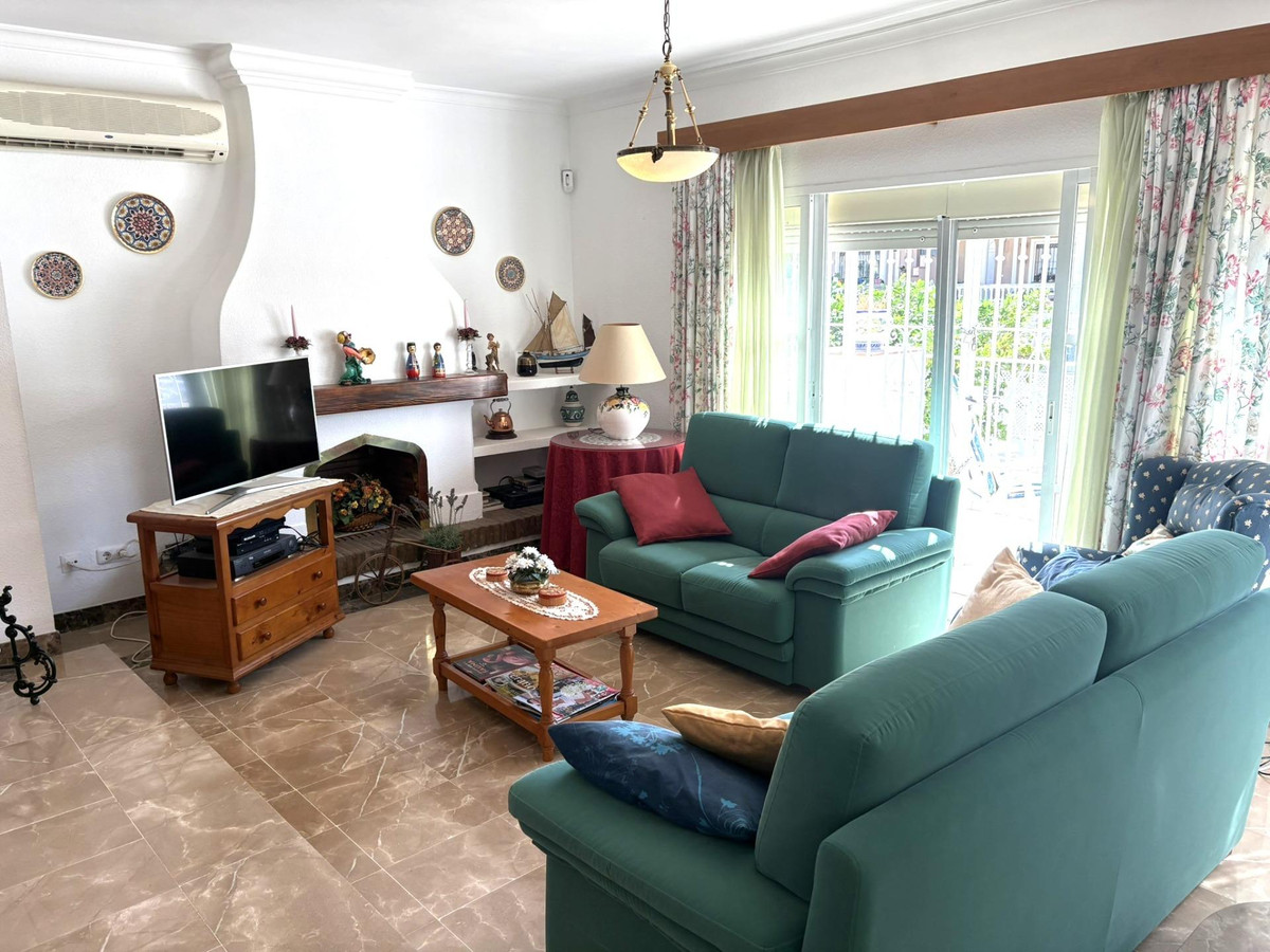 4 Bed Townhouse for sale in Alhaurín De La Torre Costa Del Sol, Málaga, Spain
