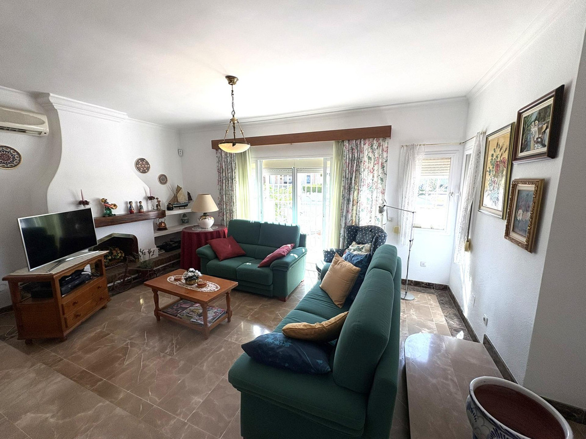 4 Bed Townhouse for sale in Alhaurín De La Torre Costa Del Sol, Málaga, Spain