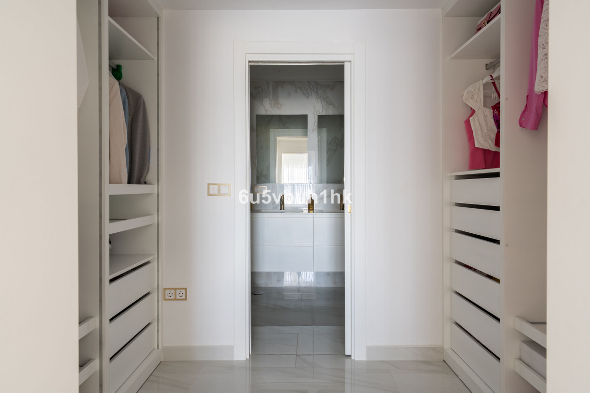 4 Bed Townhouse for sale in La Mairena Costa Del Sol, Málaga, Spain