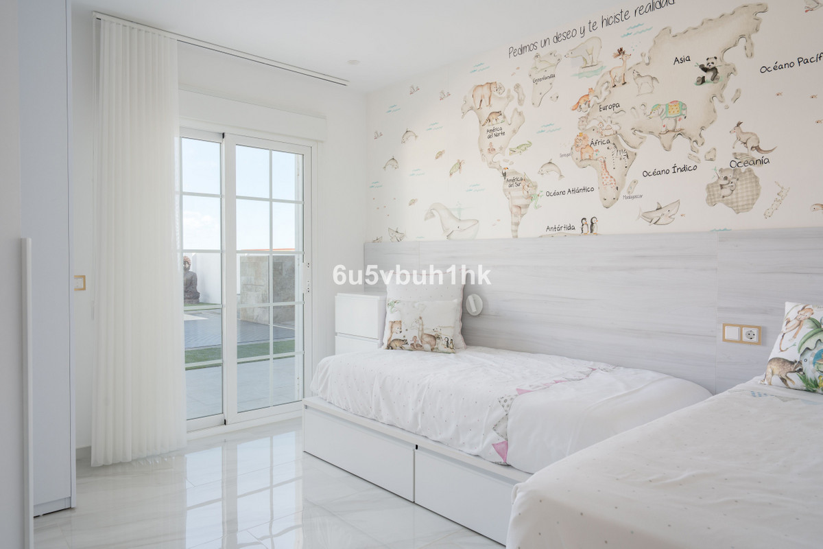 4 Bed Townhouse for sale in La Mairena Costa Del Sol, Málaga, Spain