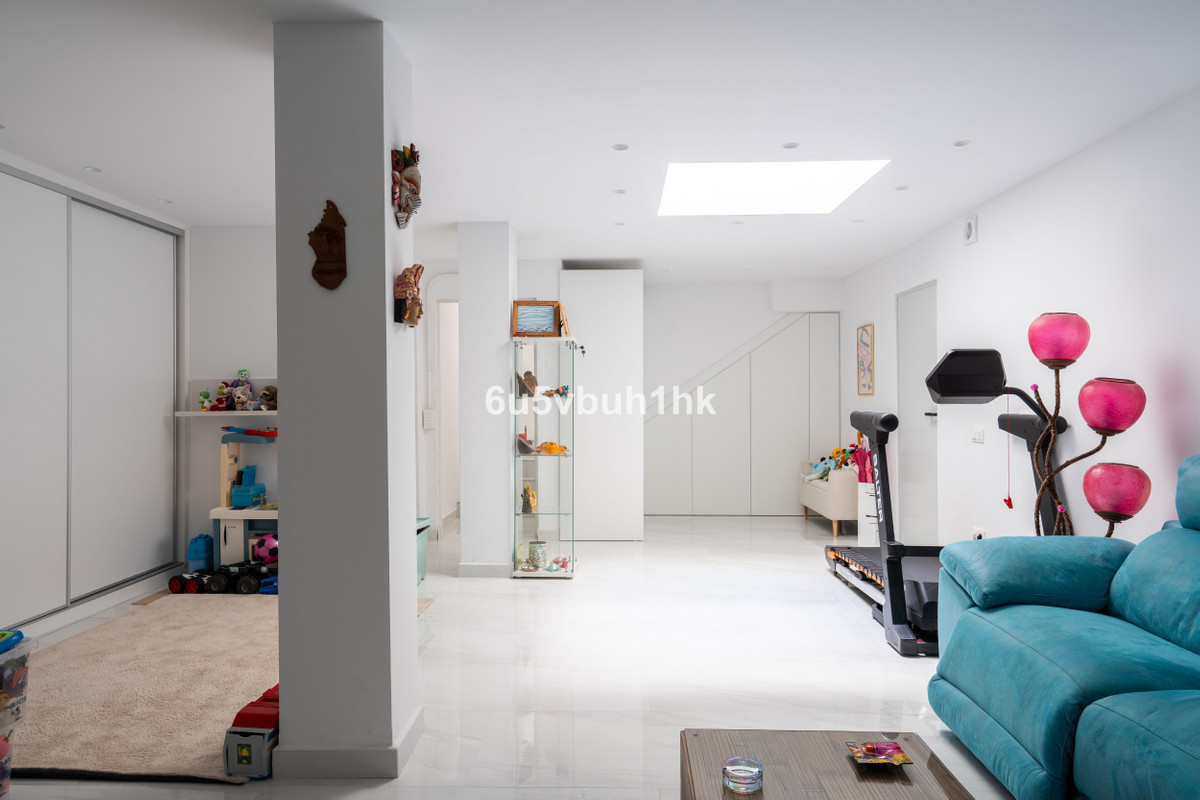 4 Bed Townhouse for sale in La Mairena Costa Del Sol, Málaga, Spain