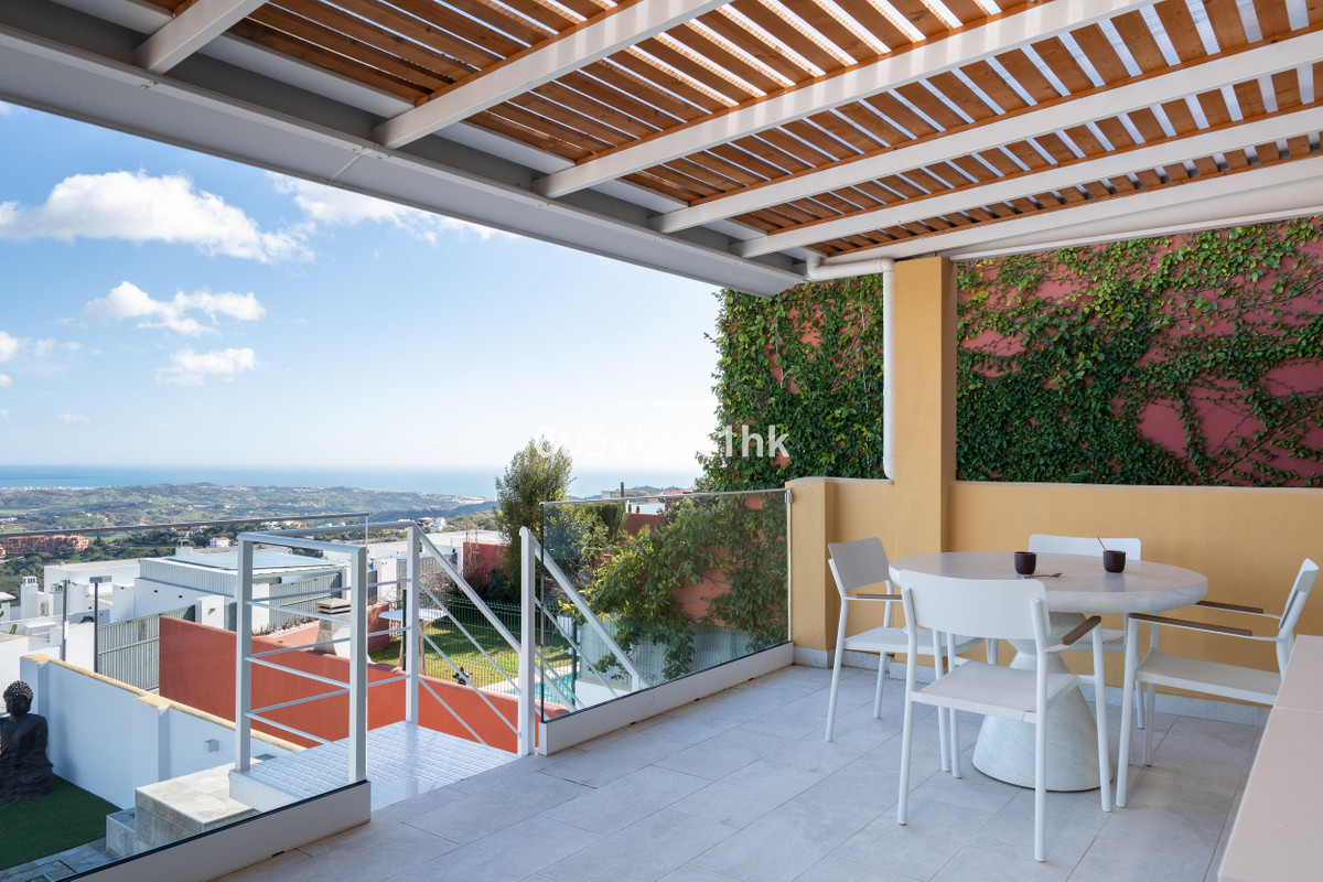 4 Bed Townhouse for sale in La Mairena Costa Del Sol, Málaga, Spain