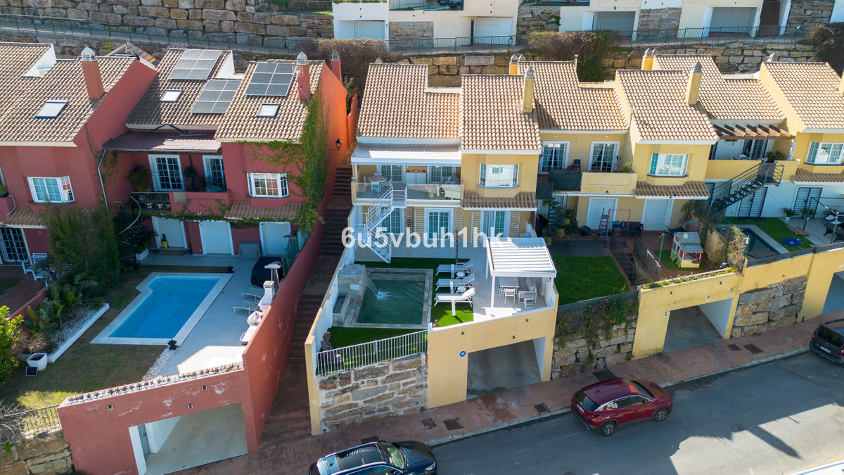 4 Bed Townhouse for sale in La Mairena Costa Del Sol, Málaga, Spain