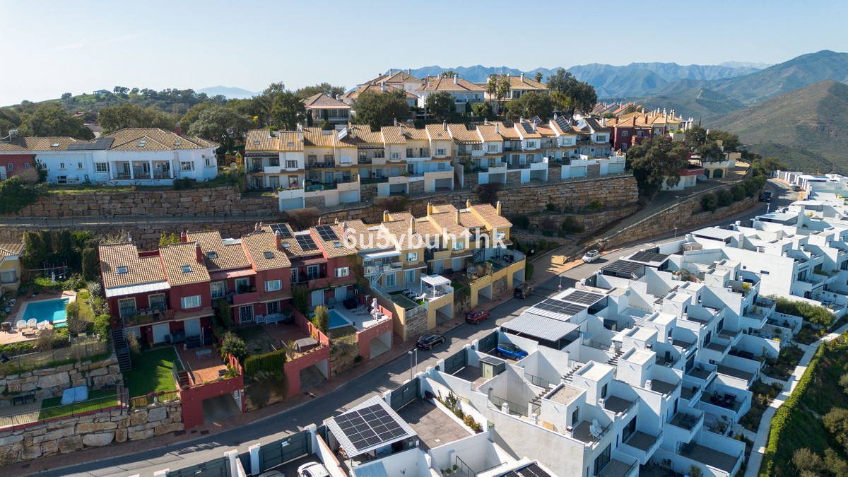 4 Bed Townhouse for sale in La Mairena Costa Del Sol, Málaga, Spain