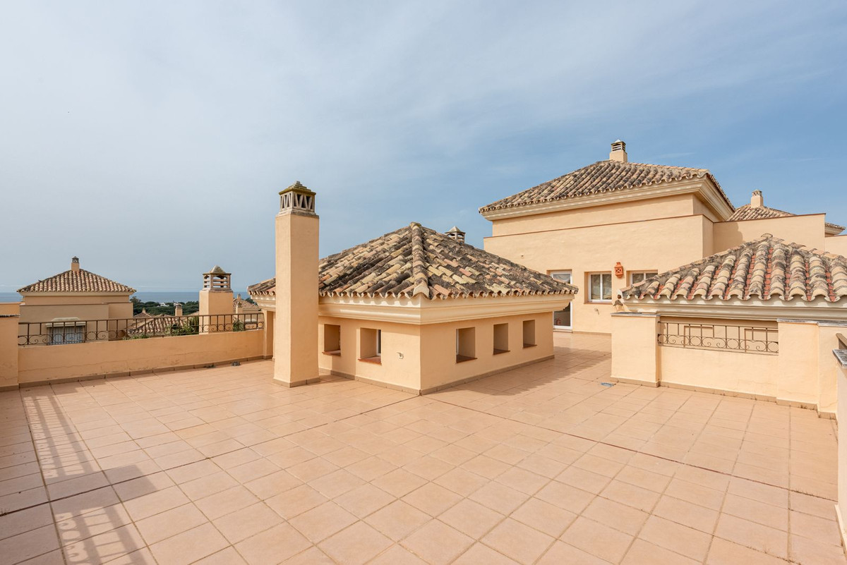 4 Bed Apartment for sale in Elviria Costa Del Sol, Málaga, Spain