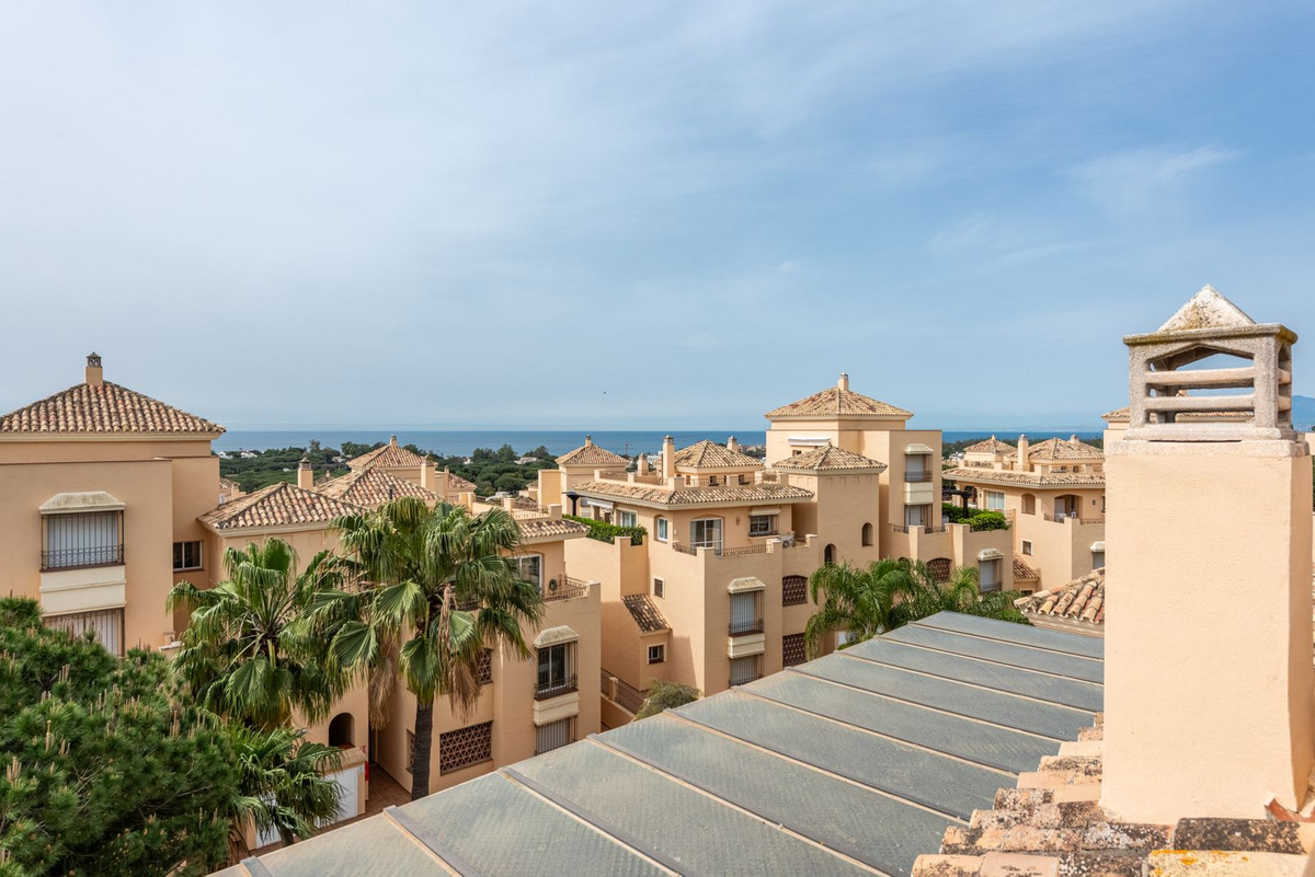 4 Bed Apartment for sale in Elviria Costa Del Sol, Málaga, Spain