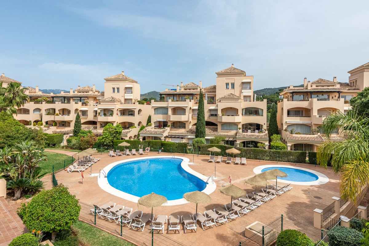 4 Bed Apartment for sale in Elviria Costa Del Sol, Málaga, Spain