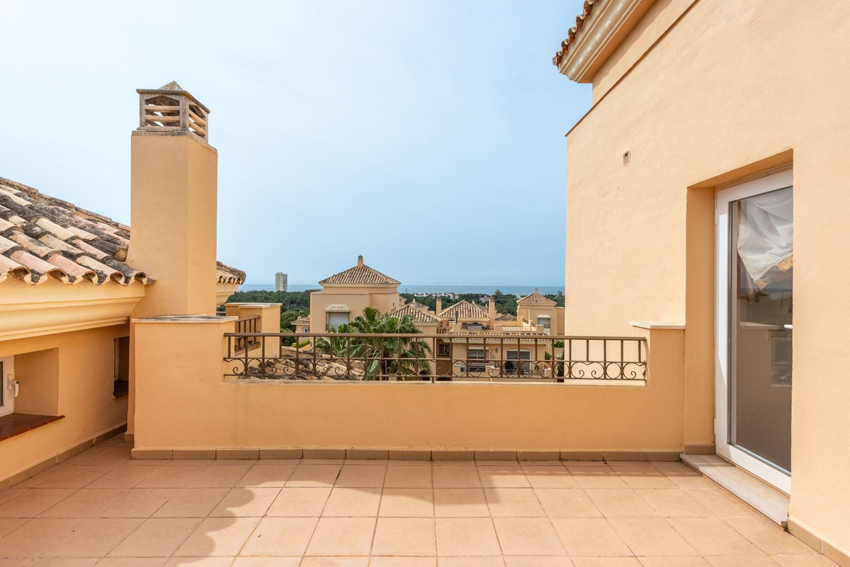 4 Bed Apartment for sale in Elviria Costa Del Sol, Málaga, Spain