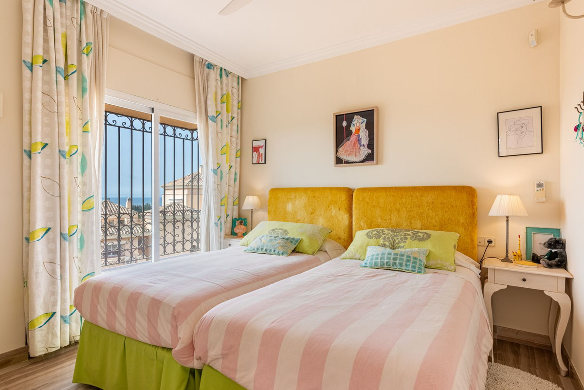 4 Bed Apartment for sale in Elviria Costa Del Sol, Málaga, Spain