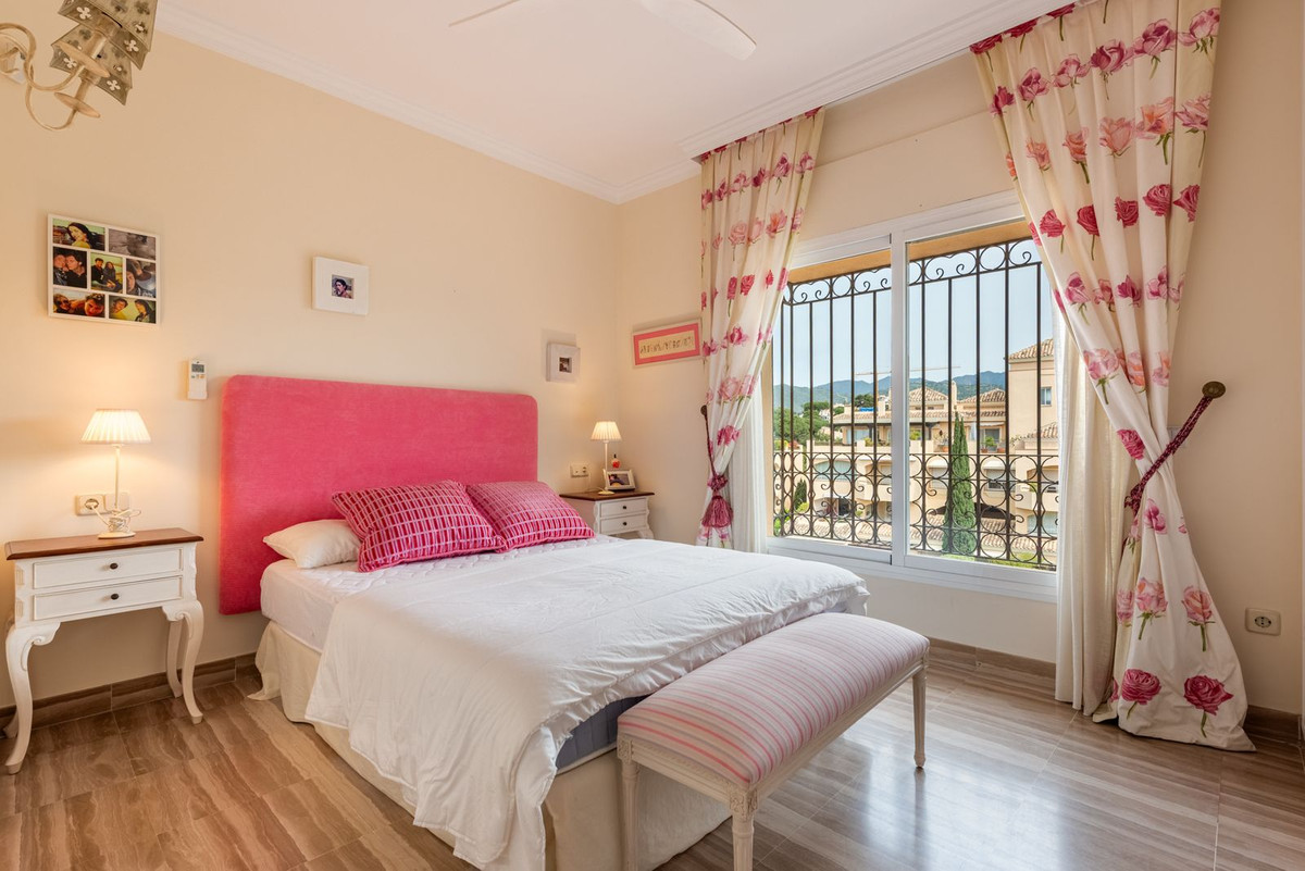 4 Bed Apartment for sale in Elviria Costa Del Sol, Málaga, Spain