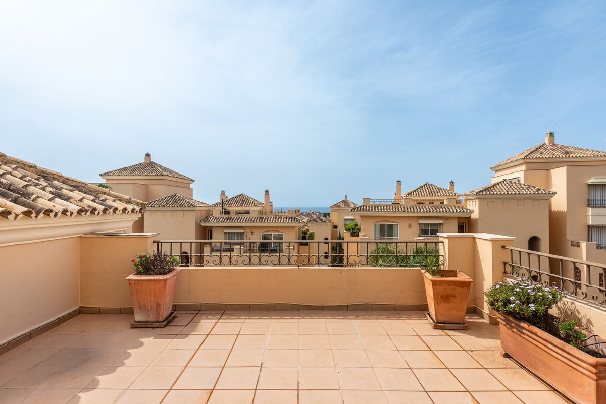 4 Bed Apartment for sale in Elviria Costa Del Sol, Málaga, Spain