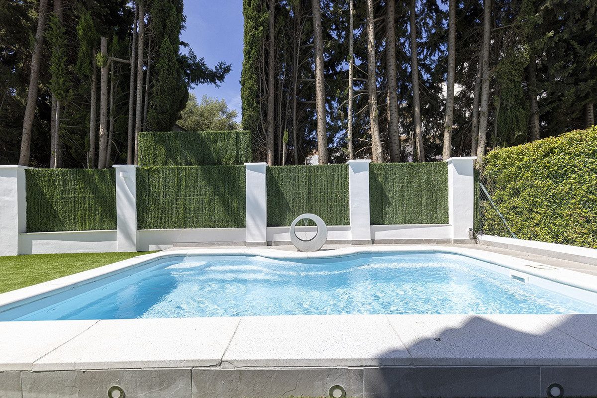 5 Bed Townhouse for sale in Estepona Costa Del Sol, Málaga, Spain