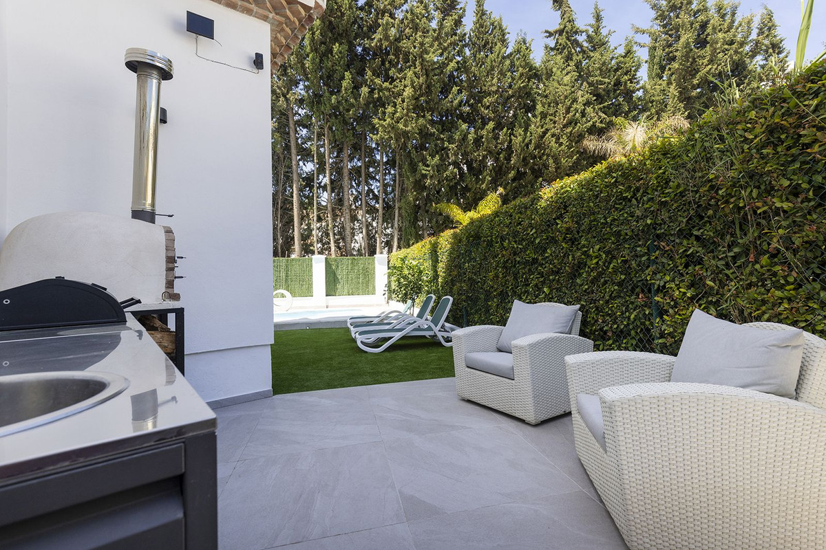 5 Bed Townhouse for sale in Estepona Costa Del Sol, Málaga, Spain
