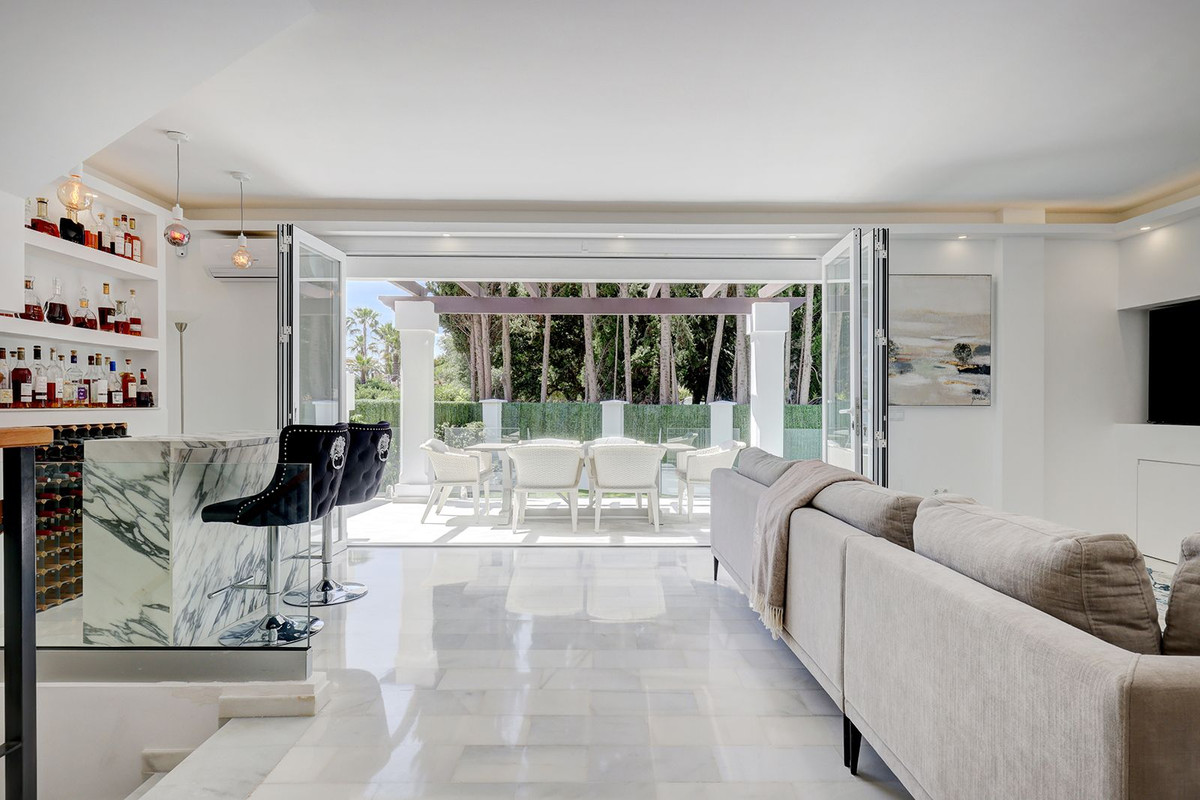 5 Bed Townhouse for sale in Estepona Costa Del Sol, Málaga, Spain