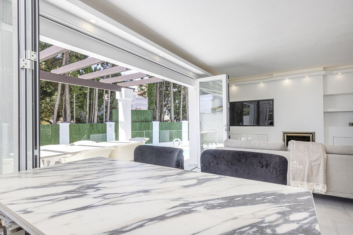 5 Bed Townhouse for sale in Estepona Costa Del Sol, Málaga, Spain
