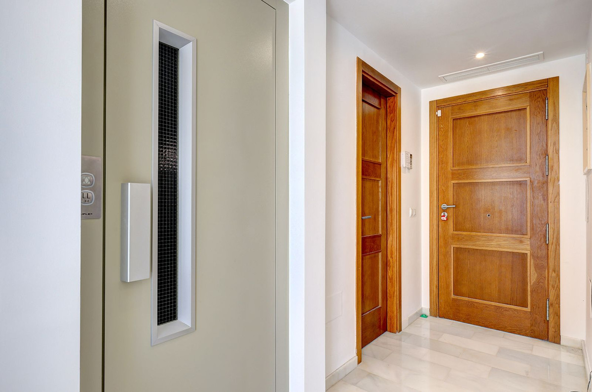 5 Bed Townhouse for sale in Estepona Costa Del Sol, Málaga, Spain